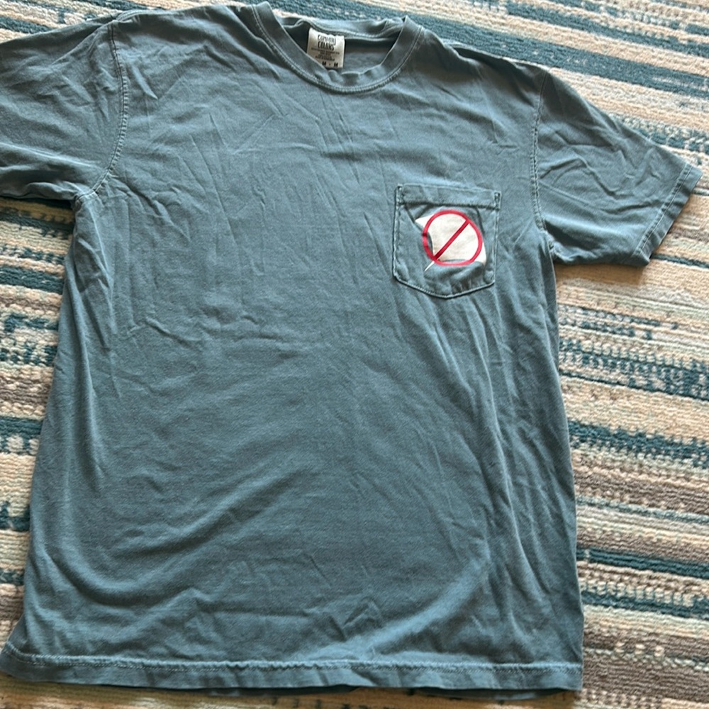 Old row Steve Irwin stingray shirt. Size M comfort colors.